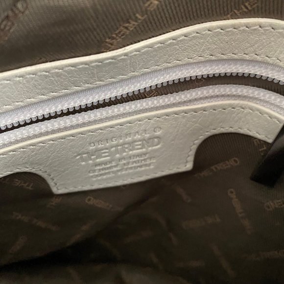 Sac à main à bandoulière en cuir blanc de marque THE TREND. - Picture 6 of 9